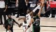 Wenige Sekunden vor dem Ende der Overtime zwischen den Heat und Celtics holt Bam Adebayo den spielentscheidenden Block gegen Jayson Tatum raus.