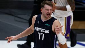 Und das kommt die Mavs teuer zu stehen. Doncic wird es diese Saison in ein All-NBA-Team schaffen, weswegen er aufgrund der "Rose Rule" 30 Prozent des Caps kassieren kann. Über fünf Jahre sind das bei Doncic rund 200 Millionen Dollar.