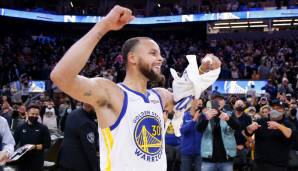 Die Statistiken von Stephen Curry 2021/22: 25,8 Punkte, 5,4 Rebounds und 6,2 Assists bei 41,6 Prozent FG und 37,3 Prozent Dreier (44 Spiele)