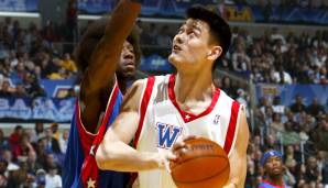 Yao war ein guter Rookie, aber auch nur aufgrund der Voting-Power der Chinesen ein All-Star. Nur Kobe Bryant bekam 2002/03 mehr Stimmen, damals gab es noch keine Gewichtung zwischen Fans, Medien und Spielern bei den Startern.