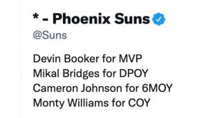 Damals wurde mit Steve Nash/Charles Barkley jeweils ein Sun zum MVP gekürt. Dieses Jahr wird das wohl nichts, Phoenix legt jedoch noch einen Endspurt auf Social Media ein, um doch noch den ein oder anderen Award in die Wüste zu holen.