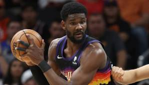 Platz 1: DEANDRE AYTON | Team: Phoenix Suns | Alter: 23 | Status: Restricted Free Agent | Gehalt 21/22: 12,6 Mio. | Stats 21/22: 17,2 Punkte und 10,2 Rebounds bei 63,4 Prozent FG in 29,5 Minuten (58 Spiele)