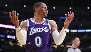 Mitunter schauen sich die Lakers also woanders nach Trade-Partnern um, um Westbrook loszuwerden - sofern er nicht doch noch bleibt. Die Spurs können sich angeblich vorstellen, das Gehalt des Ex-MVPs aufzunehmen, aber natürlich auch nur für Picks.