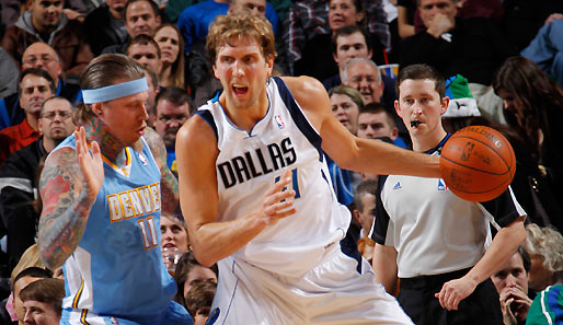 Dirk Nowitzki und die Mavs sind mit zwei enttäuschenden Heimniederlagen in die Saison gestartet