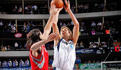 Dirk Nowitzki spielte in der zweiten Halbzeit die Houston Rockets in Grund und Boden