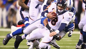 Fili Moala schnappt sich Peyton Manning. Gegen die Colts hat etwas abbekommen