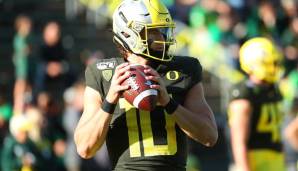 Für die Redskins kämen damit ebenfalls die bereits genannten Top-Optionen im Draft in Frage: Justin Herbert (im Bild), Tua Tagovailoa oder Joe Burrow. Für Letzteren müsste Washington im Draft aber vermutlich ganz nach oben kommen.