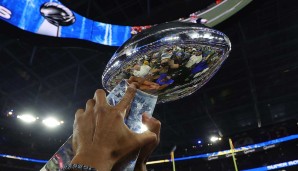 Beim Super Bowl wird um die Vince Lombardi Trophy gekämpft.