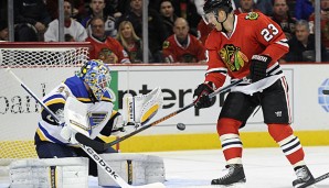 Kris Versteeg (r.) glänzte gegen St. Louis mit einem Tor und zwei Assists