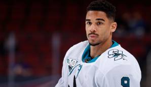 Starstürmer Evander Kane von den San Jose Sharks ist in der nordamerikanischen Eishockey-Profiliga NHL wegen eines gravierenden Verstoßes gegen die COVID-19-Regeln für 21 Spiele ohne Bezahlung gesperrt worden.