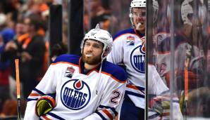 Deutschlands Eishockeystar Leon Draisaitl (26) hat mit seinen Edmonton Oilers die erste Niederlage in der noch jungen NHL-Saison kassiert.