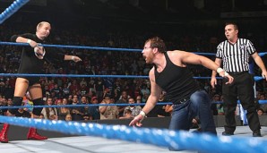 James Ellsworth (l.) hat erneut zugeschlagen und Ambrose den nächsten Titel abgeluchst