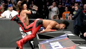 Shinsuke Nakamura (r.) turnte bei WrestleMania gegen WWE Champion AJ Styles
